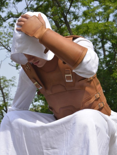 LEATHER ASSASSIN ARMOR: VEST AND BRACERS  Armure fantaisie